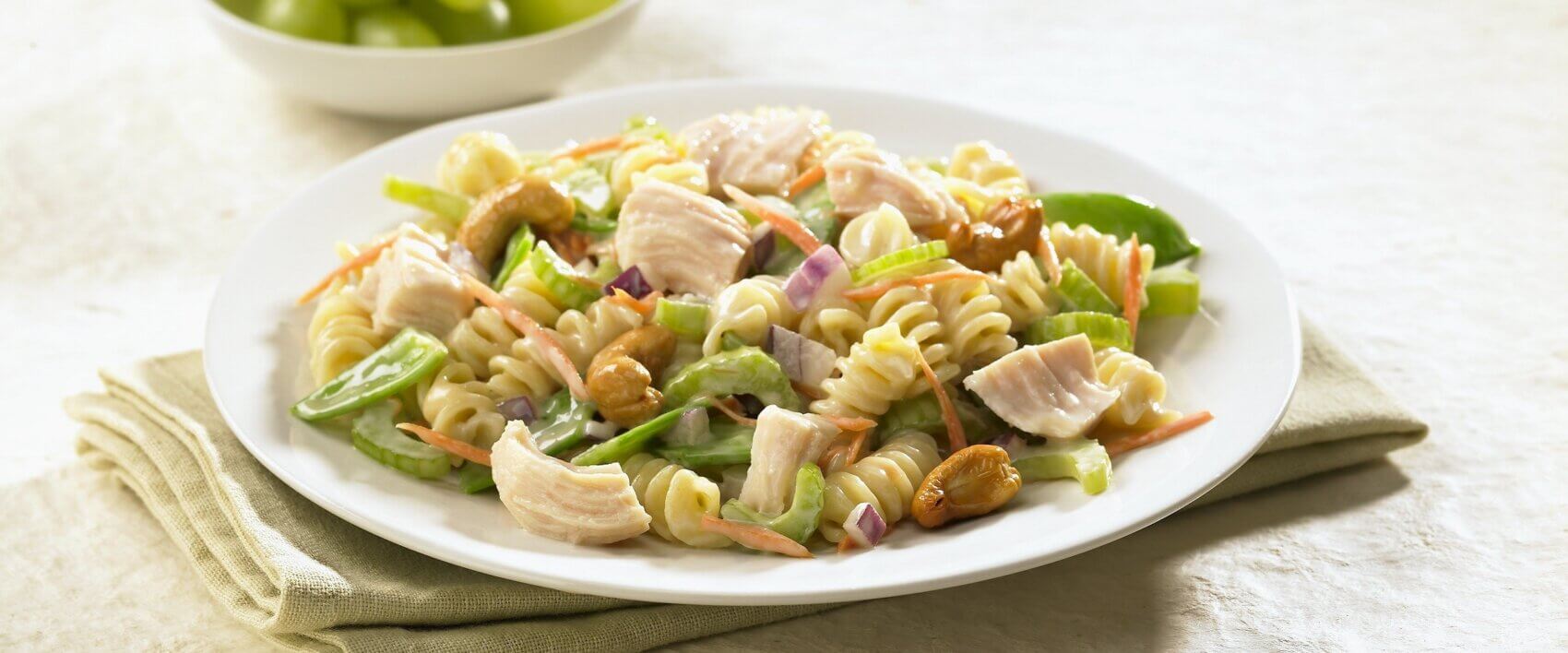 Chicken and Cashew Salad - HORMEL® Canned Meats