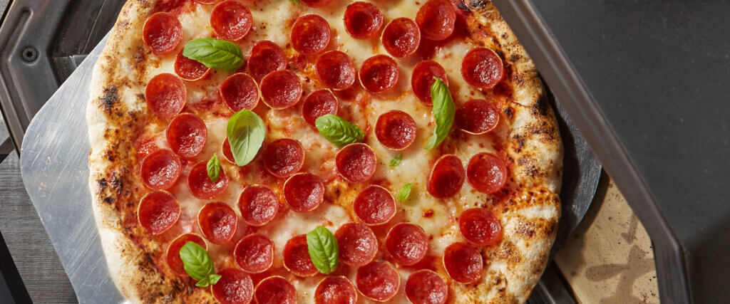 https://www.hormel.com/brands/hormel-pepperoni/wp-content/uploads/sites/3/Recipes_2400_Pepperoni_Cup-N-Crisp-Wood-Fired-Neapolitan-Pizza-with-Pepperoni-1024x427.jpg